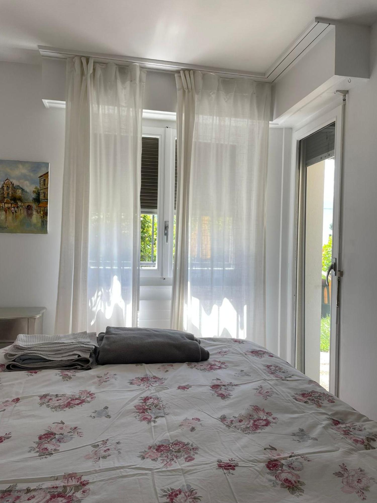 Side/fire Place/garden/freeparking/45m2 Apartment